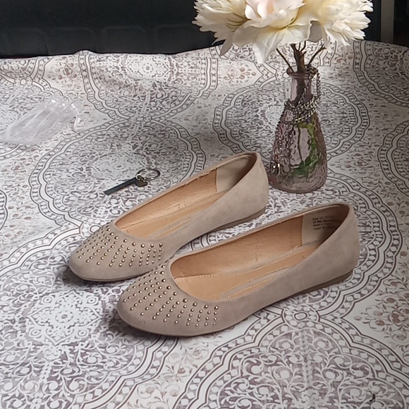 NWOT New Directions studded flats - Picture 4 of 15